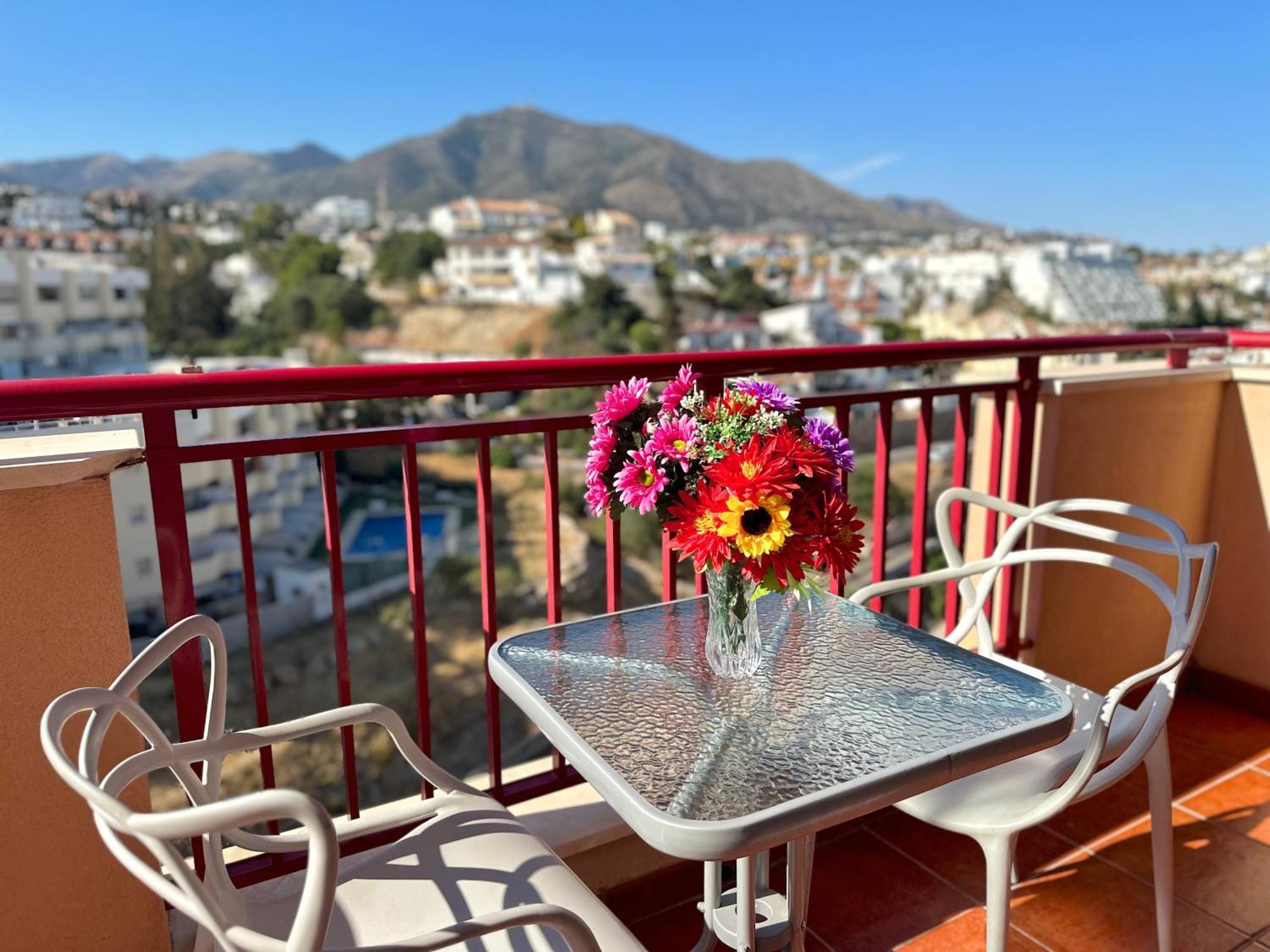 Studio In Costa Del Sol, Sea, Sunshine & Views フエンヒロラ エクステリア 写真
